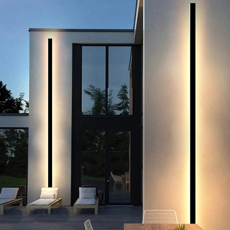 Outdoor Sleek Wall Light