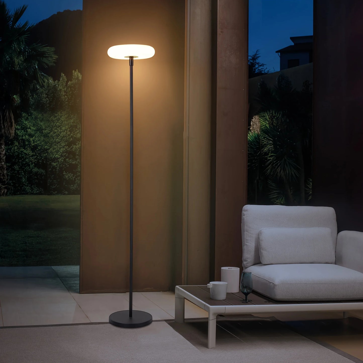 Signature Outdoor Solar Lamp