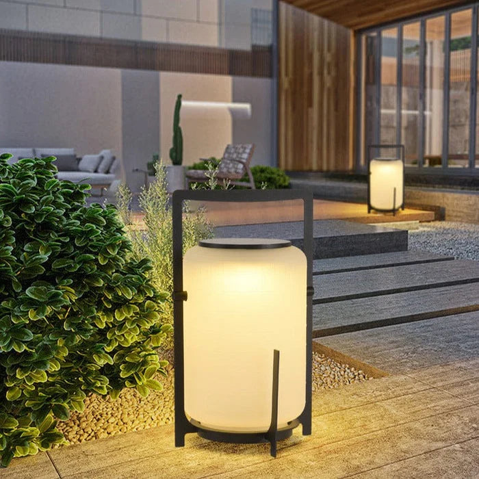 Lampara Outdoor Light (Solar): Your Eco-Friendly, Designer-Approved Ambiance