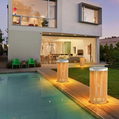 Solara Luxe Outdoor Light (Solar) – Elegance Meets Modern Functionality